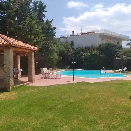 Mega Pool And Bbq Villa Kato Diminio