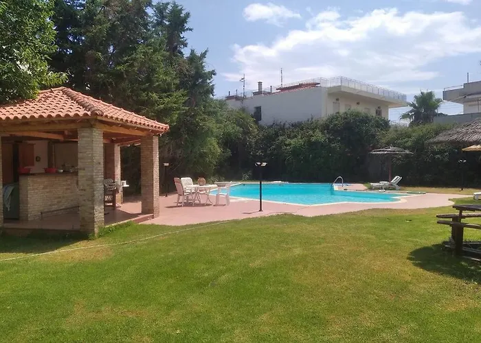 Mega Pool And Bbq Villa Kato Diminio